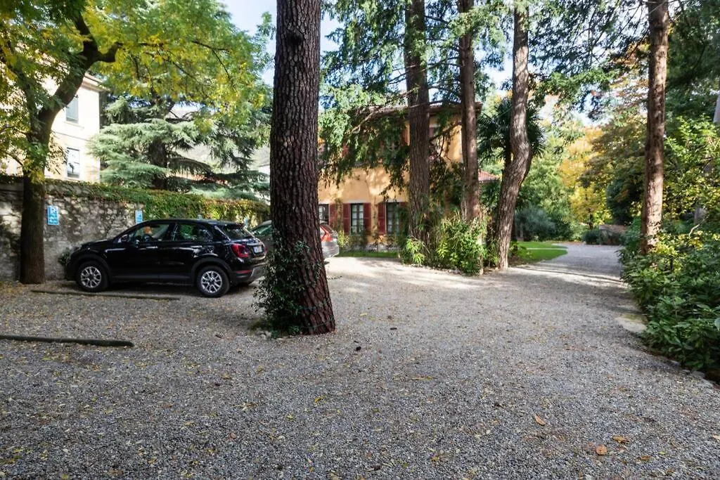 Apartment Bilocale Nel Parco Di Villa Erba Cernobbio Italy